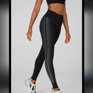 NWOT Fabletics Sculpt Leggings W/ Reflecive Dot Design XS